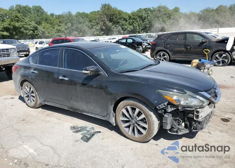 2017 Nissan Altima 2.5 z USA, uszkodzony, nr VIN 1N4AL3APXHC194660